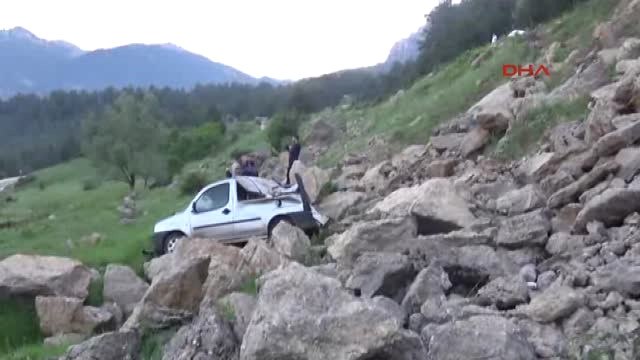 Kahramanmaraş Hafif Ticari Araç 25 Metreden Yuvarlandı 1 Ölü