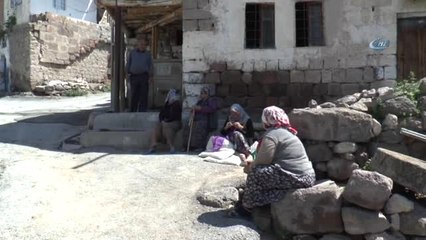 Bir Günde 5 Kez Sallanan Mahallenin Sakinleri Tedirgin