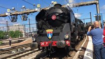 La locomotive à vapeur 241P17 entre en gare de Dijon