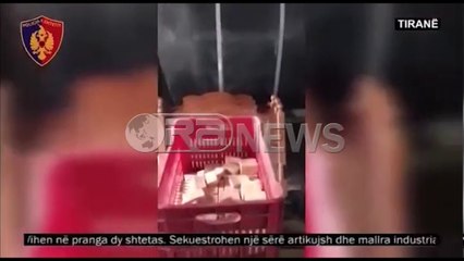 Ora News – Prodhonin produkte ushqimore të falsifikuara, arrestohen babë e bir