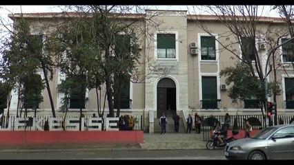 Report TV - Beqaj: 600 mjekë të rinj përfituan në 3 vjet falë rihapjes së specializimeve