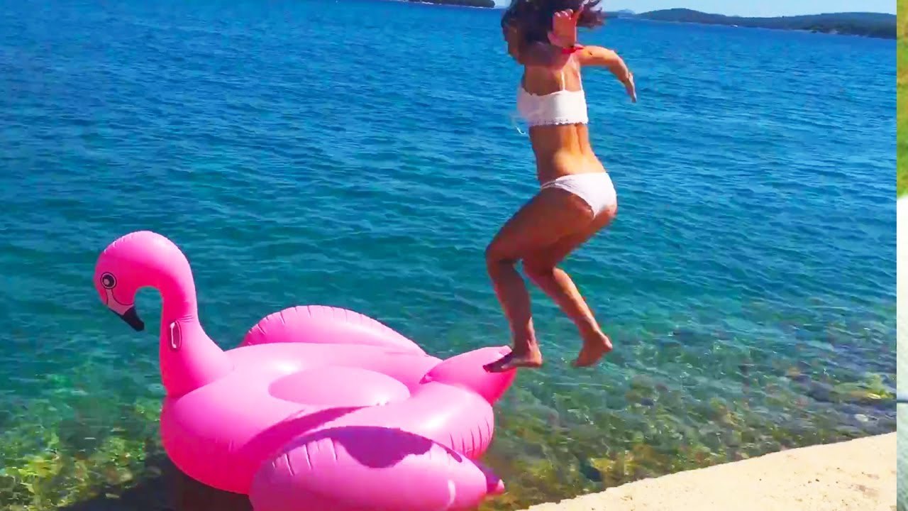 GIRL FAILS 2017 ★ Funny Girls Compilation 2017