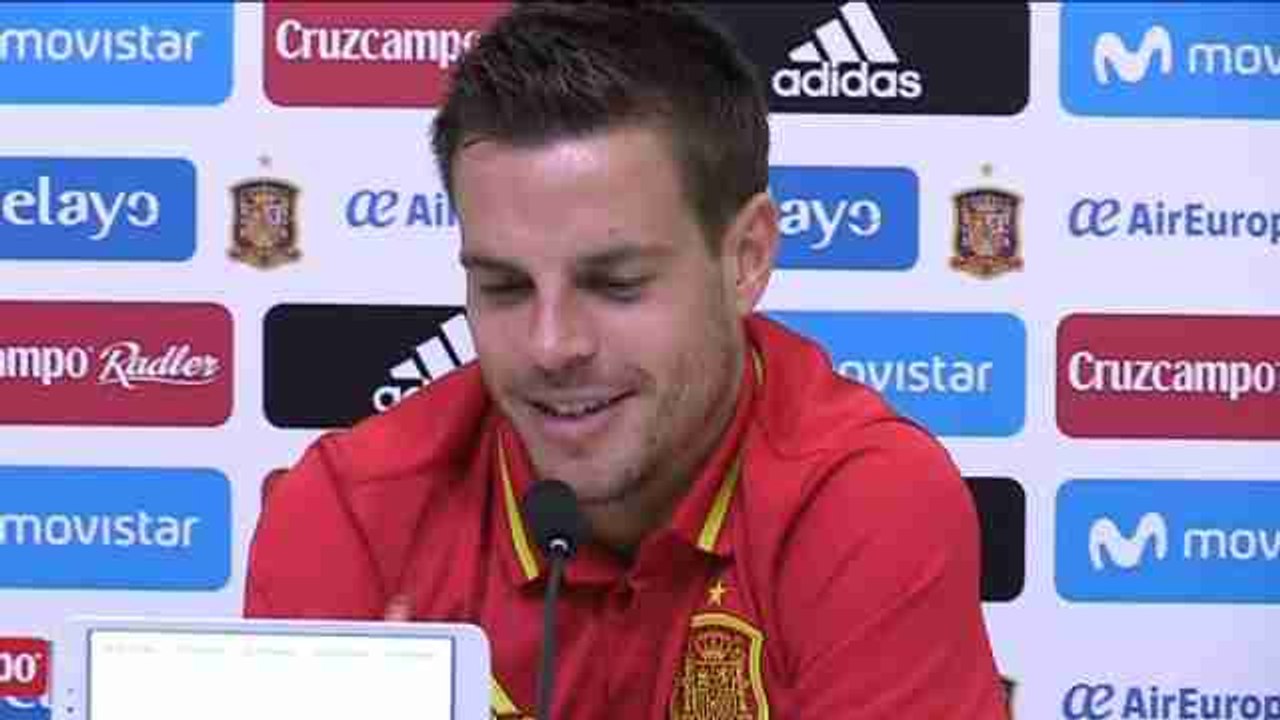 Azpilicueta: "Nos jugamos tres puntos importantísimos ante Macedonia"