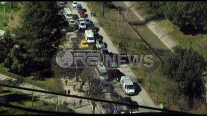 Trafiku - Kaos në Tiranë, bulevardi “Bajram Curri” një orë i bllokuar