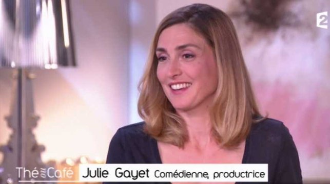 Julie Gayet se confie sur sa relation avec François Hollande dans Thé ou Café (Vidéo)