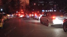 Report TV - Bllokimi i Bulevardit nga PD Tirana paralizohet nga trafiku