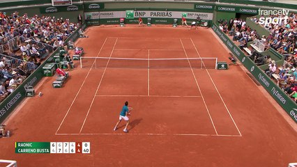 Roland-Garros 2017 : Quel passing long de ligne de Carreno Busta ! (6-4, 6-7, 7-6, 4-6, 4-5)