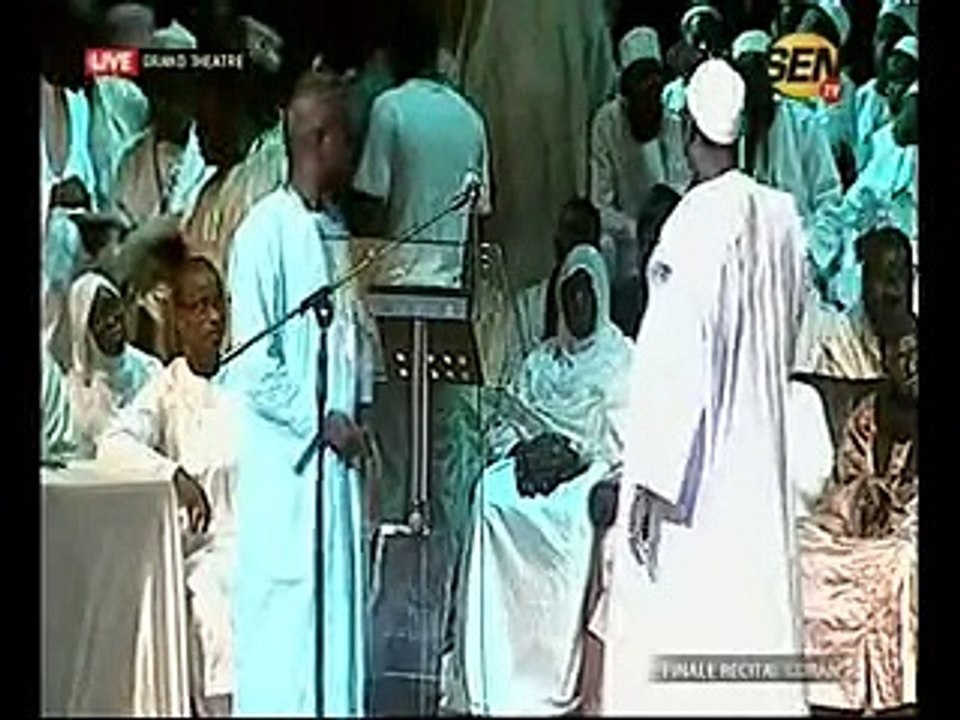 Allahu Akbar - le fils de Serigne Hadi Touré récite le Coran fait pleurer Mame Diarra, Mouhamed et…