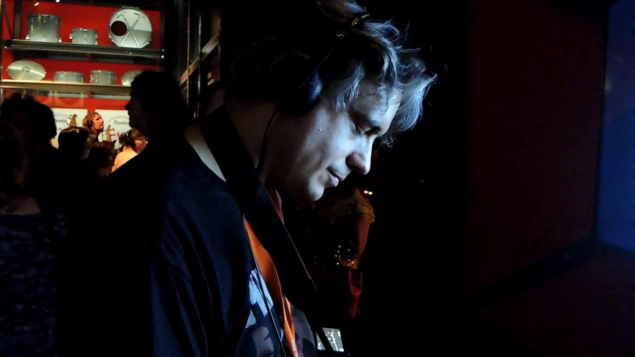 MOB mixing Money - with sound