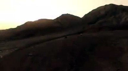 Patrice Pooyard au milieu d'une découverte à Nazca