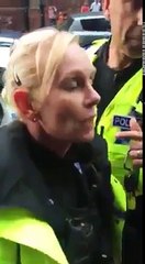 ਓਏ ਛੋਟੂ ਕੱਲੀ ਪੰਜਾਬ ਪੁਲਿਸ ਧੱਕਾ ਹੀ ਨਹੀ ਕਰਦੀ । ਕਦੇ ਕਦੇ Uk Police ਵਾਲੇ ਵੀ ਕਰਦੇ ਆ । ਪੁਲਿਸ ਨੇ ਆਪਣਾ ਆਪਾ ਖੋਹ ਦਿੱਤਾ ।।