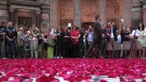 Lluvia de flores en el Panteón de Roma por Pentecostés
