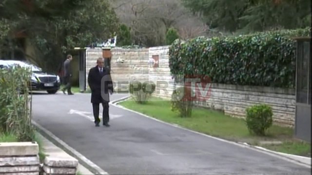 Report TV - Mbyllet takimi Rama, Ruci Meta Xhafa në vilën qeveritare