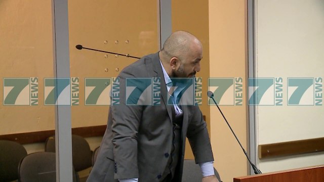SHKELZEN BERISHA PADI PER SHPIFJE ISH JURISTIN E “OSHEE” ROMEO KARAJ - News, Lajme - Kanali 10