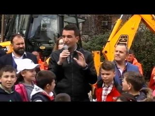 Report TV - Veliaj: Nesër të gjitha gratë dhe vajzat udhëtojnë falas në autobus