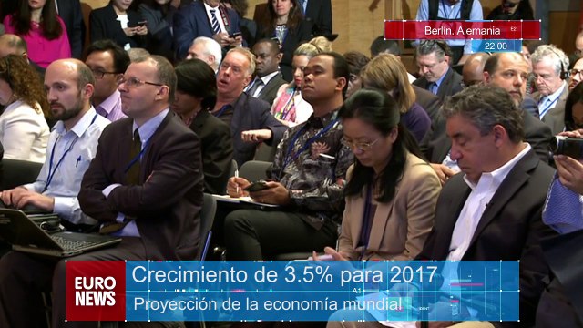 FMI mejora proyecciones económicas y advierte de proteccionismo