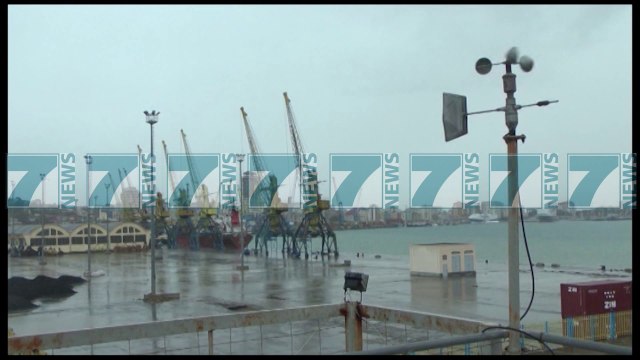 MOTI I KEQ PARALIZON LUNDRIMIN E MJETEVE DETARE NE VLORE DHE DURRES - News, Lajme - Kanali 10