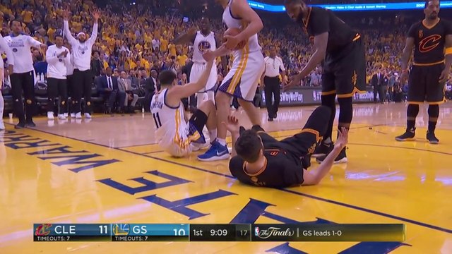 Klay Thompson Scores and Draws the Foul - Cavaliers vs Warriors - Game 2 - NBA Finals - 04.06.2017