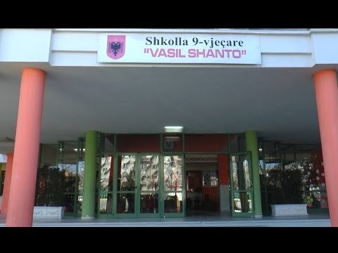 Report TV - Pasion, dedikim...historitë e mësueseve që dhanë mësim 40 vite