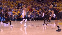 Stephen Curry Impressive No-look Pass to Shaun Livingston For The Dunk  - Cavaliers vs Warriors - Game 2 - NBA Finals - 04.06.2017
