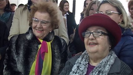 Gratë dhe Vajzat e Komunës së Gjakovës shënojnë 8 Marsin me Ekspozitën ''Ajo Beson'' - Lajme