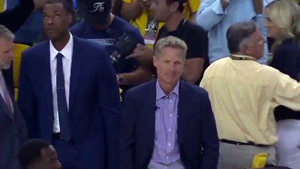 Frissons : Steve Kerr reçoit une standing ovation