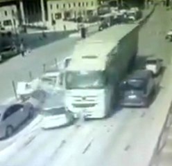 Tır Otomobilleri Böyle Biçti