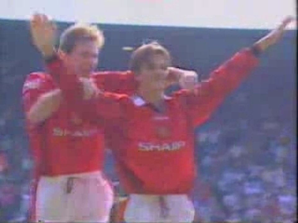 Funny videos - soccer - david beckham - goal from half