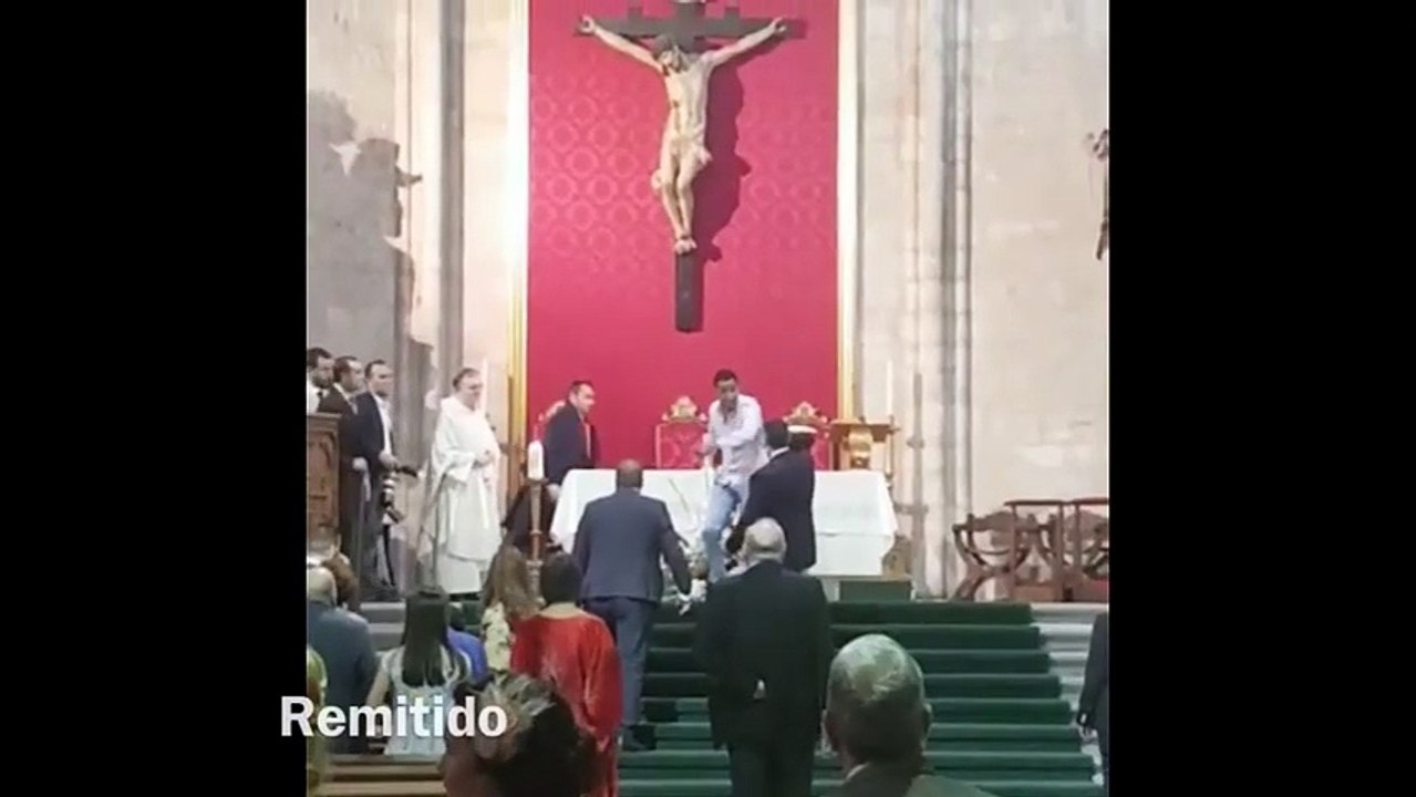 Il interrompt un mariage catholique au son d'Allah akhbar