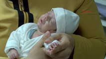 Antalya Parmak Bebek Yiğit, Yaşama Tutundu
