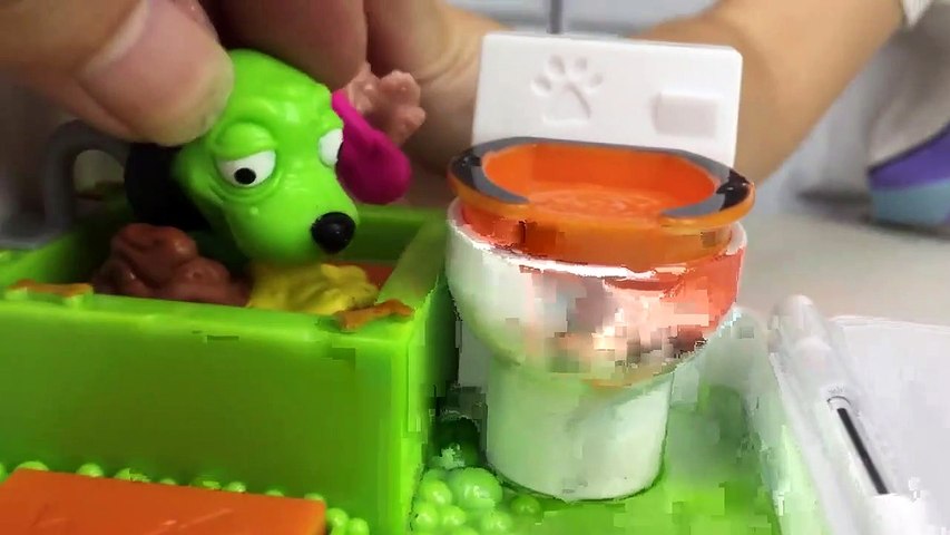 SUPER GROSS DOG EATS POOP Big Egg Surprise Tdfgroilet Opening Toys Ugglys Pet Shop