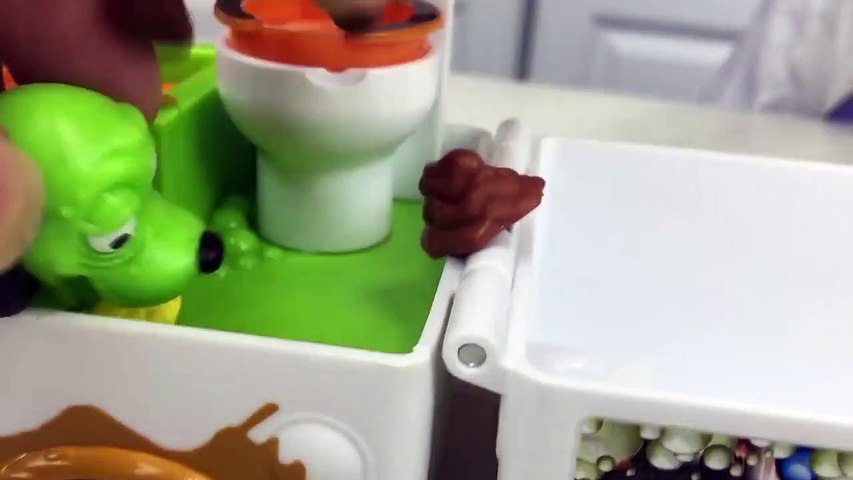 SUPER GROSS DOG EATS POdfgrOP Big Egg Surprise Toilet Opening Toys Ugglys Pet Shop Wash Van Po