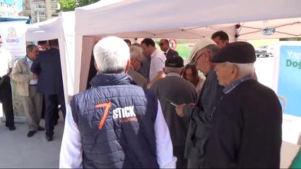 Dünya Çevre Günü'nde Vatandaşlara Gül Dağıtıldı