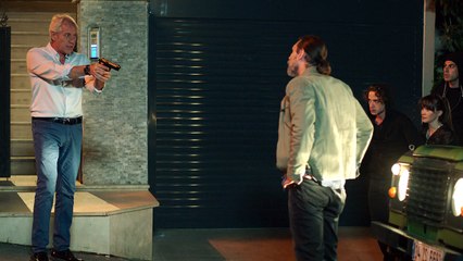 Adı Efsane 19. Bölüm - Tarık kendini siper etti!