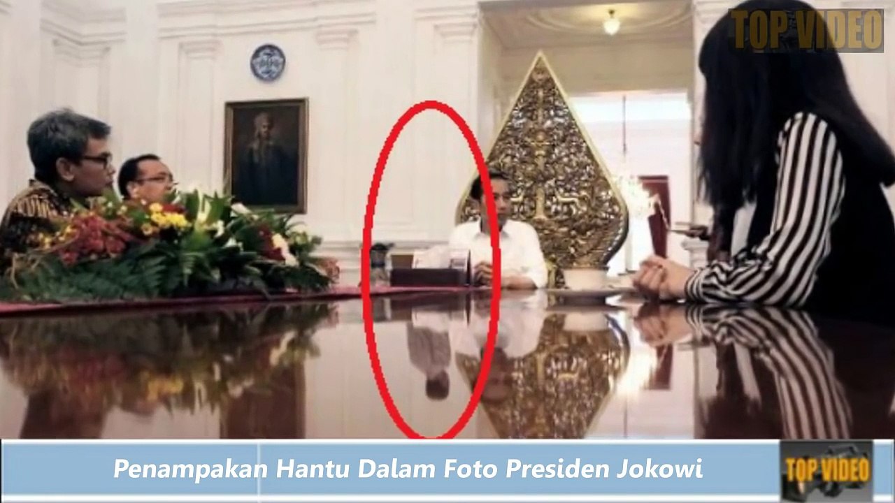 56.Awas Menyeramkan, Heboh Ada Penampakan Hantu Dalam Foto Presiden Jokowi Ini