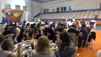 Belediye Başkanı Aktaş Lise Öğrencilerini İftarda Ağırladı