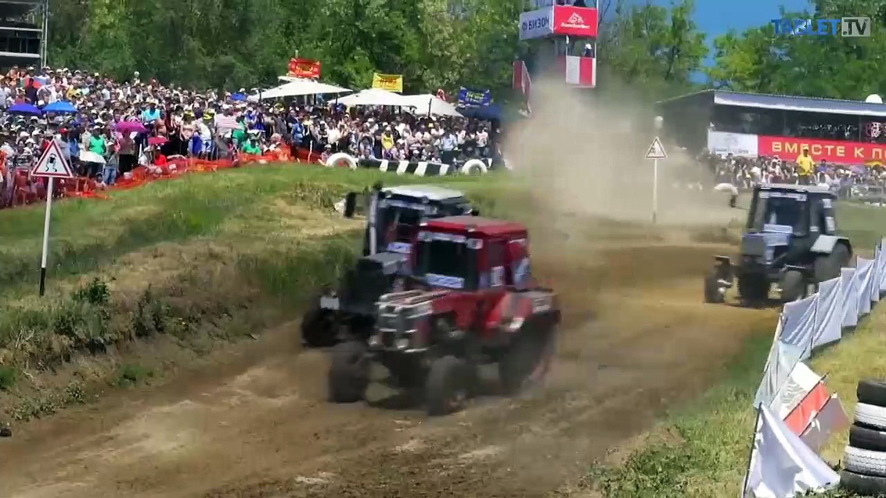 Adrenalínové preteky traktorov sú propagáciou poľnohospodárstva