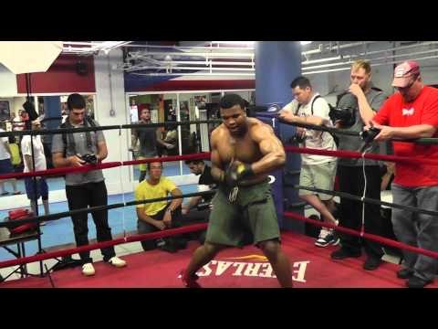 George Arias Looks like Mike Tyson in Ring