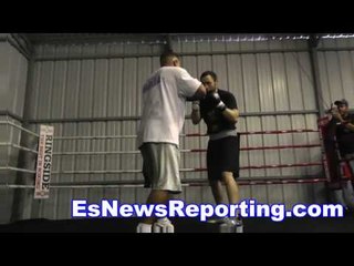 Julio Cesar Chavez Jr In Great Shape Working Mitts With Robert Garcia - EsNews Boxing