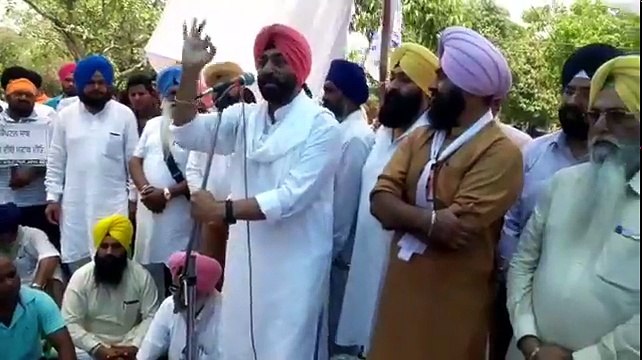 ਰੇਤ ਮਾਫੀਆ ਖਿਲਾਫ ਡਿਪਟੀ ਕਮਿਸ਼ਨਰ ਜਲੰਧਰ ਦੇ ਦਫਤਰ ਅੱਗੇ ਜ਼ੋਰਦਾਰ ਧਰਨਾ ਪ੍ਰਦਰਸ਼ਨ