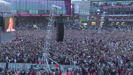 Show lembra vítimas de Manchester