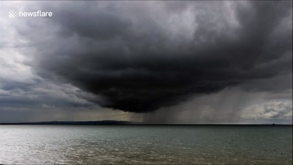Impressive storm cell timlapse footage