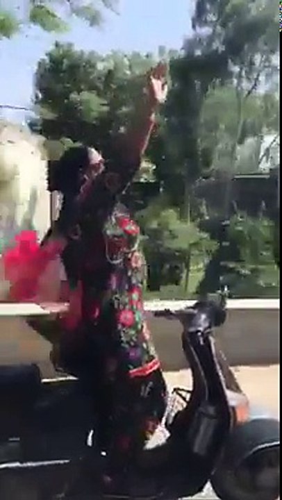 hahahaha is aunty k kam dekhu zara...  - Funny and best videos