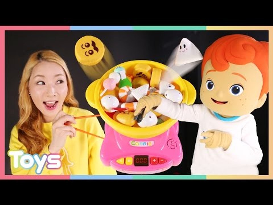 [엘리] 꼬마 캐빈과 맛집여행 보드게임 대결 놀이 | 캐리앤 토이즈