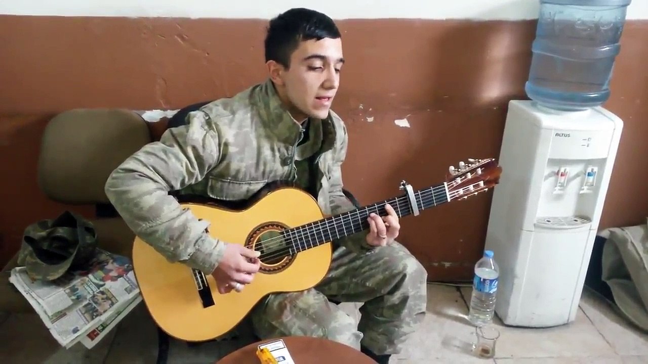Amatör Şarkılar - Türk Askerinden Mükemmel Şarkı