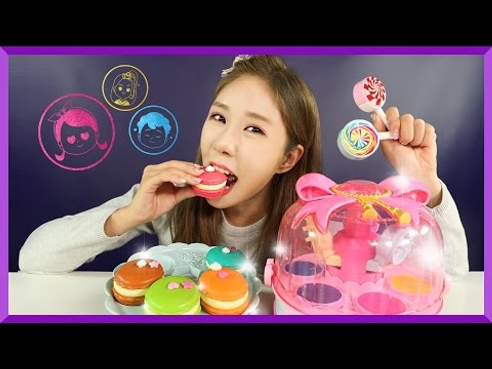 DIY Birthday Invitation Card Making by using Macaron Dessert Stamp Shop Toys | CarrieAndEnglish