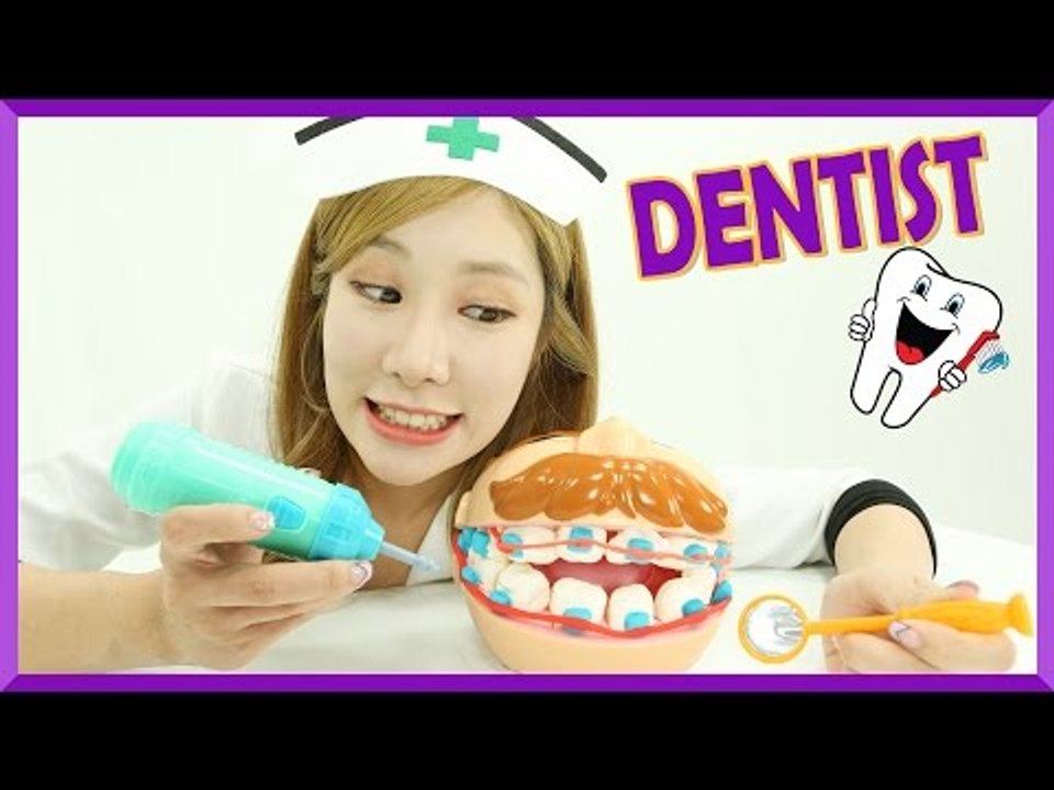 Julie playing Dentist with Play Doh Doctor Drill ‘N Fill Playset!! | CarrieAndEnglish