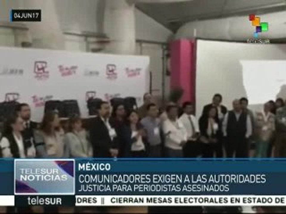 Periodistas mexicanos exigen ante IEEM cesar violencia contra colegas