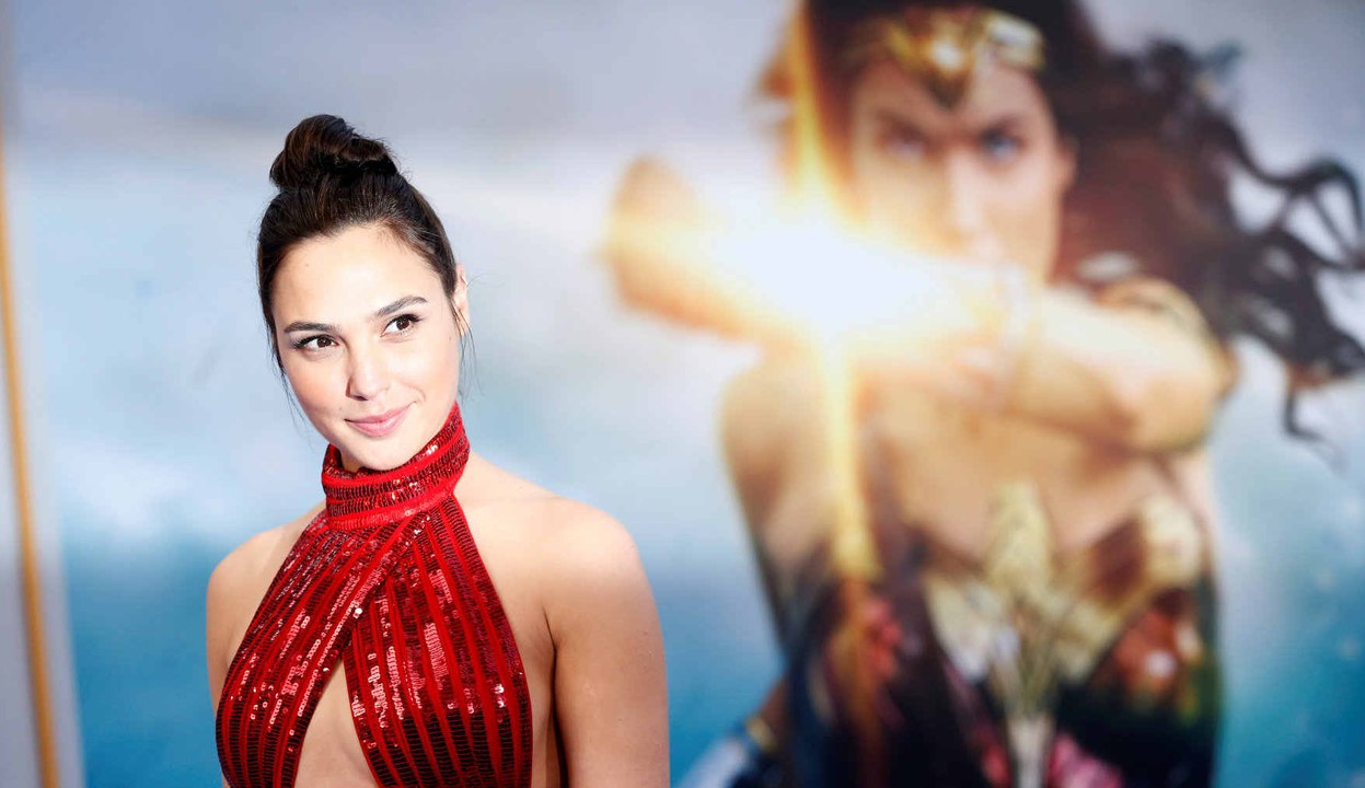 Wonder Woman Actress Gal Gadot Photos - FilmiBeat