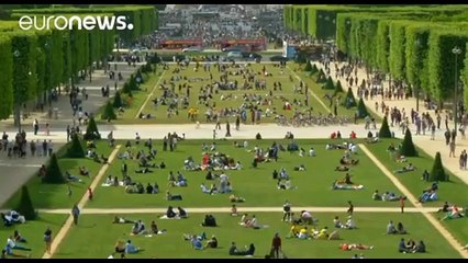 Perrier installe une tyrolienne depuis la Tour Eiffel